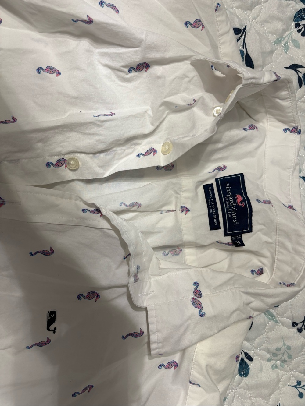 Two Vineyard Vines Men's Patterned Short-Sleeve Shirt - Picture 3 of 3
